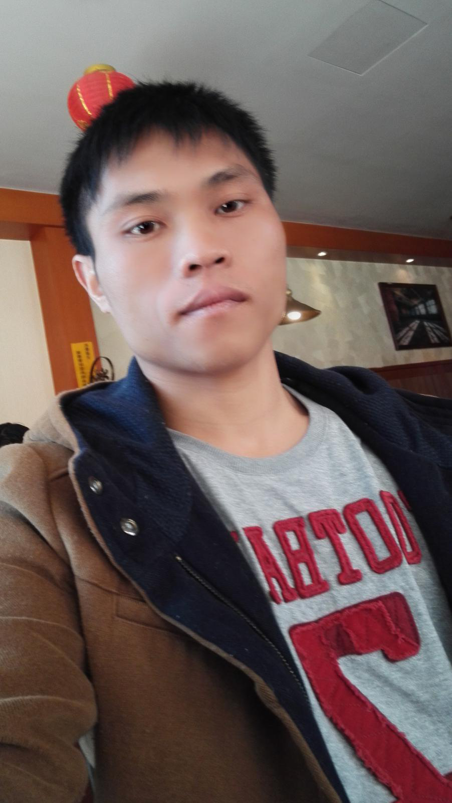 汪洋中的一艘帆舟