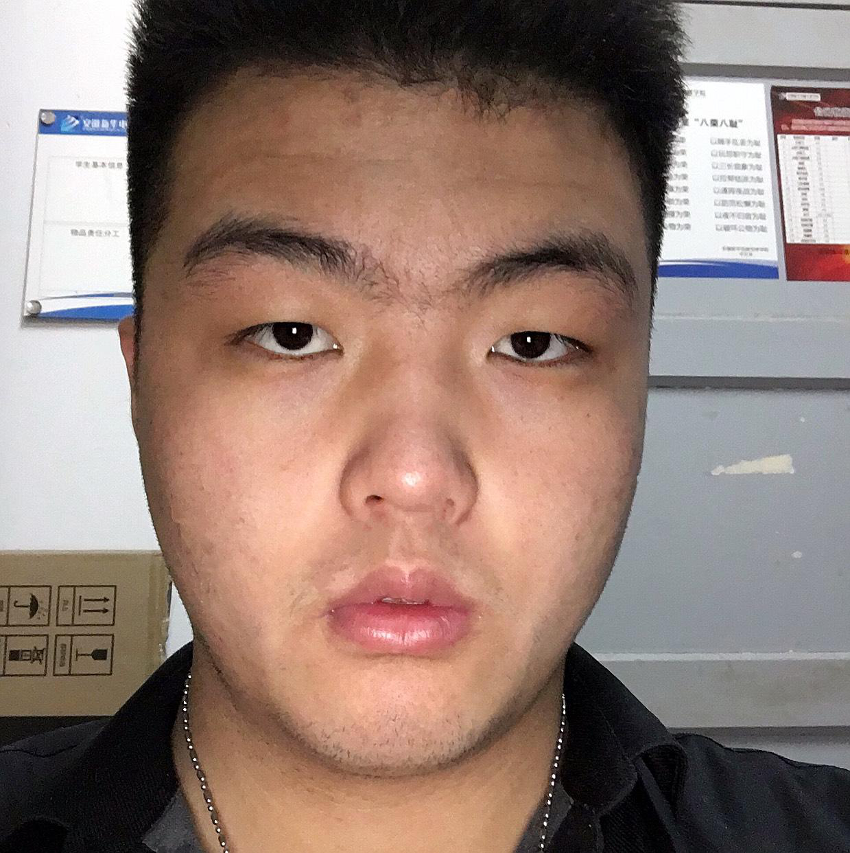 只想静静地守护你