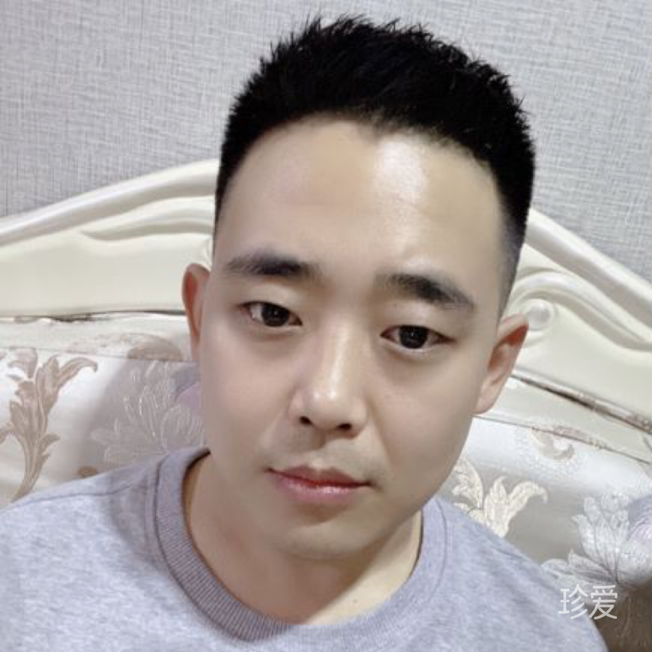 愛(ài)很簡(jiǎn)單