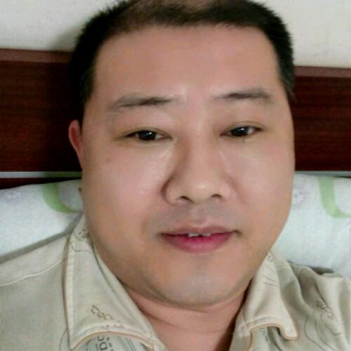 刚睡醒的酱肘子