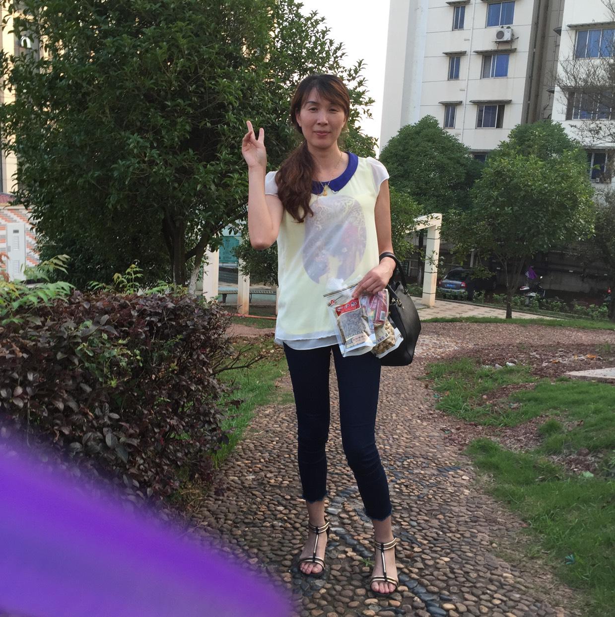 37岁离异女征婚照片(id:89942265)_湖南株洲征婚交友_珍爱网