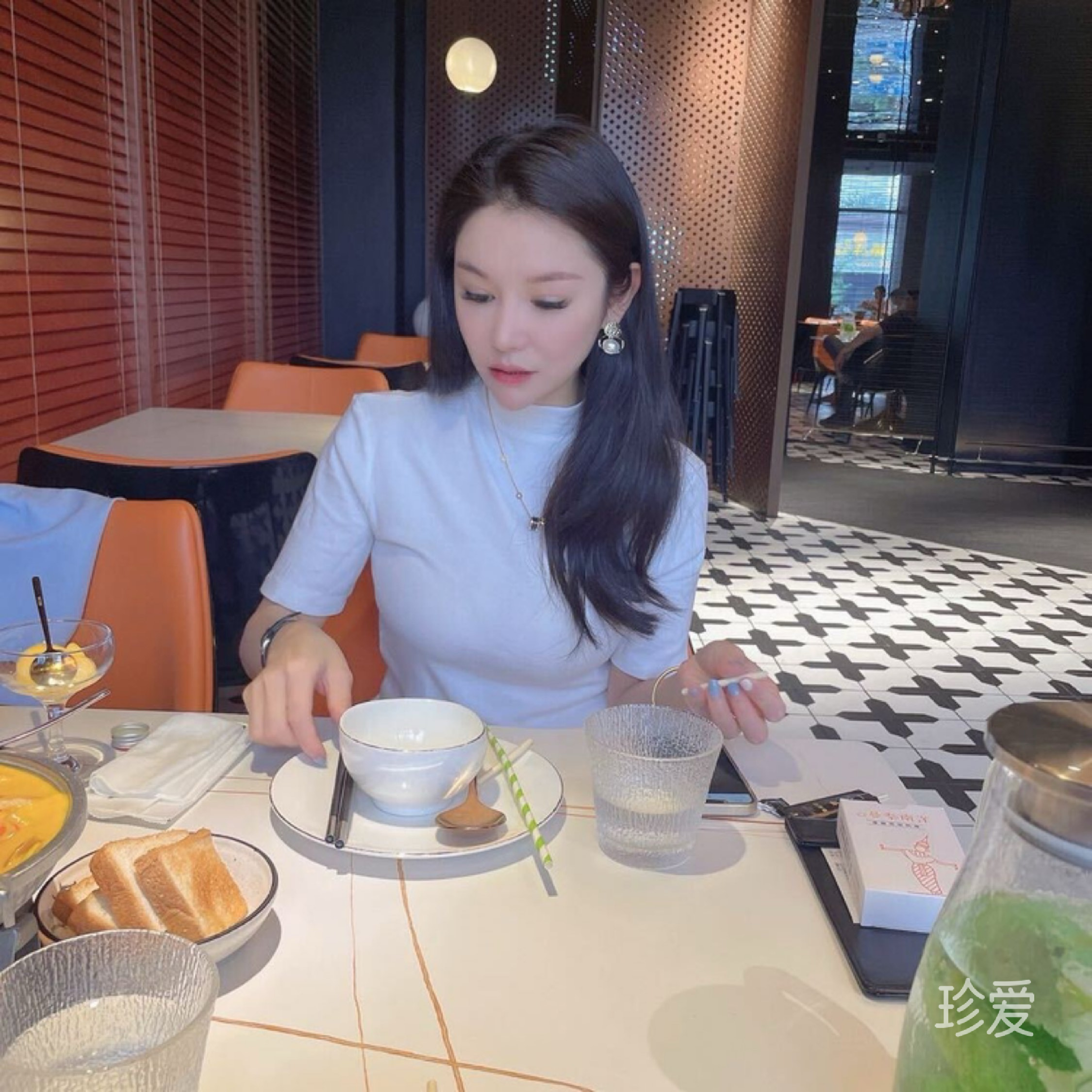 丽丽