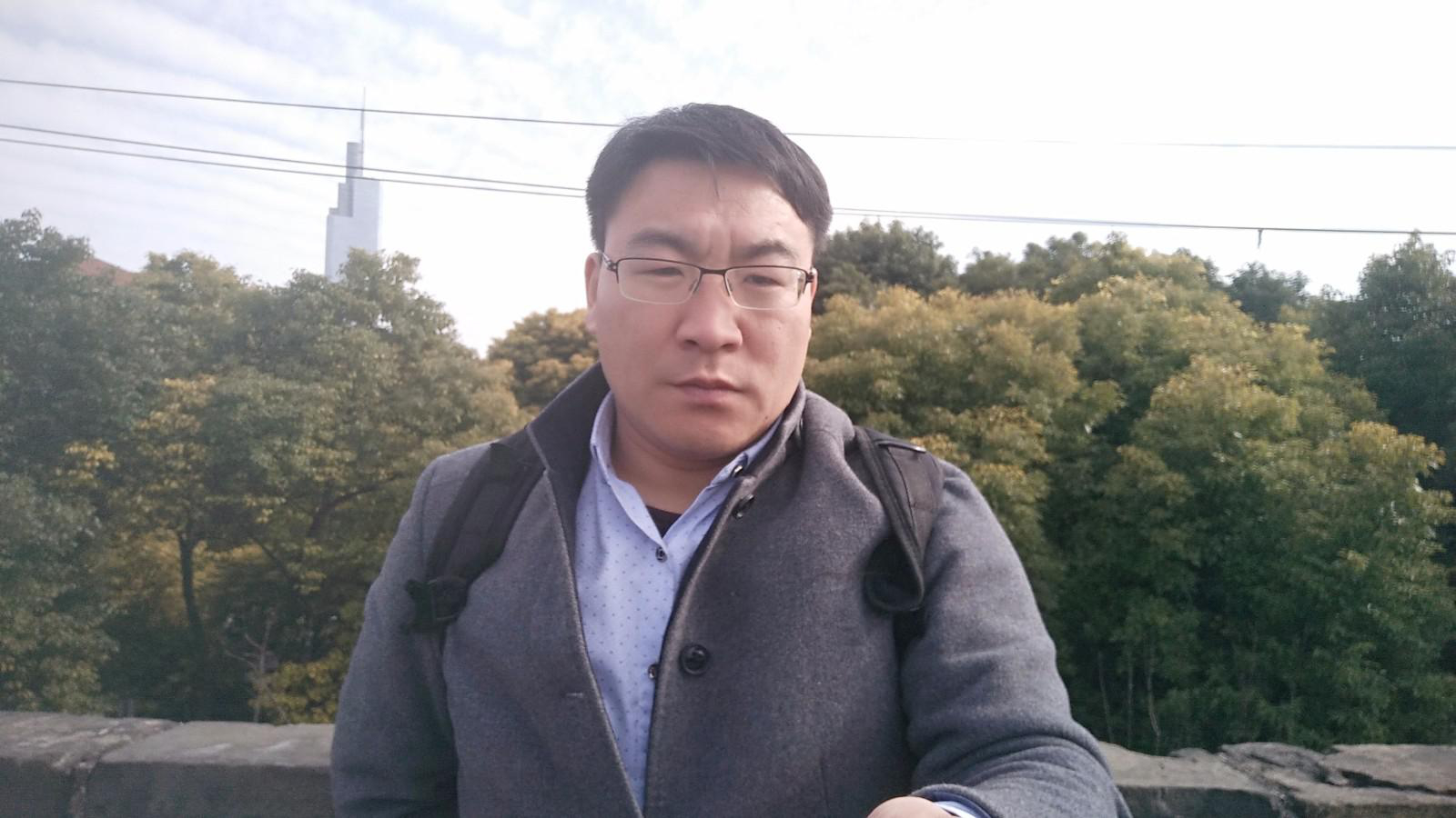 牵手