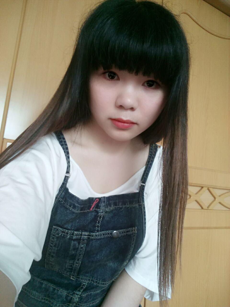 嘴角上扬微微一笑