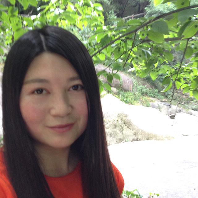 笑颜如花的女子