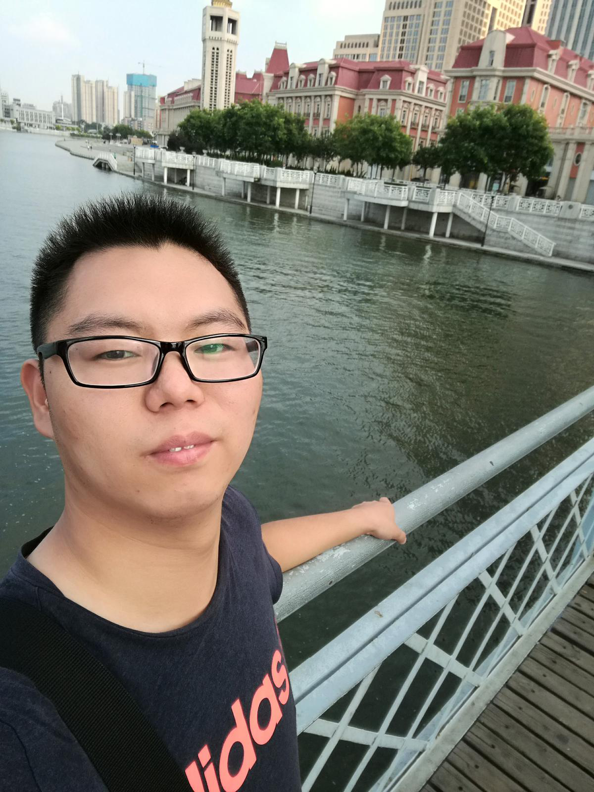 會(huì)飛的魚love