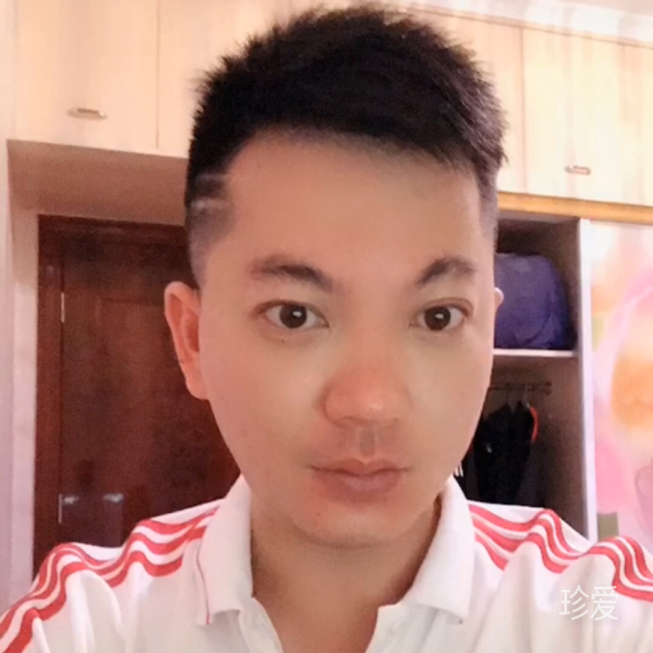 我已成年爱谁谁