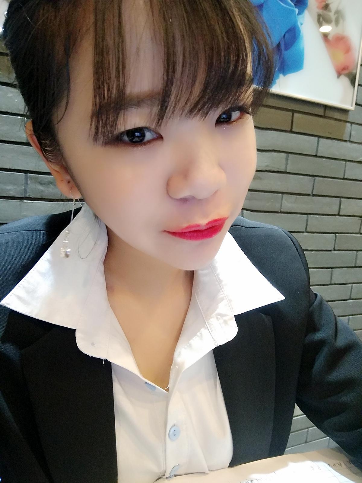 爱笑的gril不会差