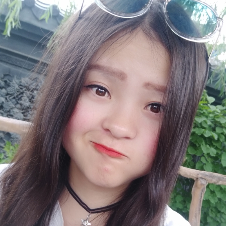 被門夾過的核桃兒