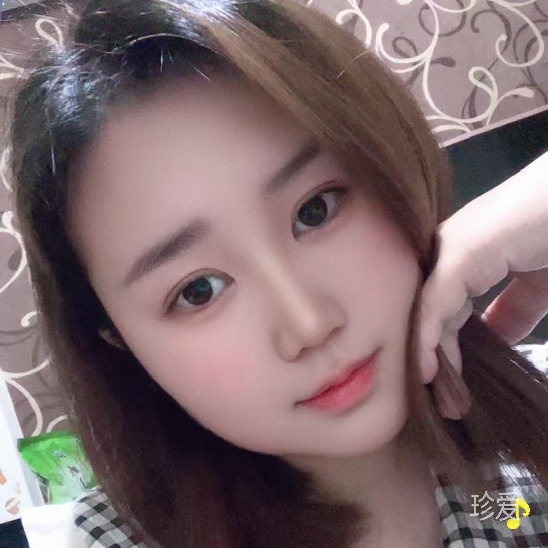 笑颜如花的女子