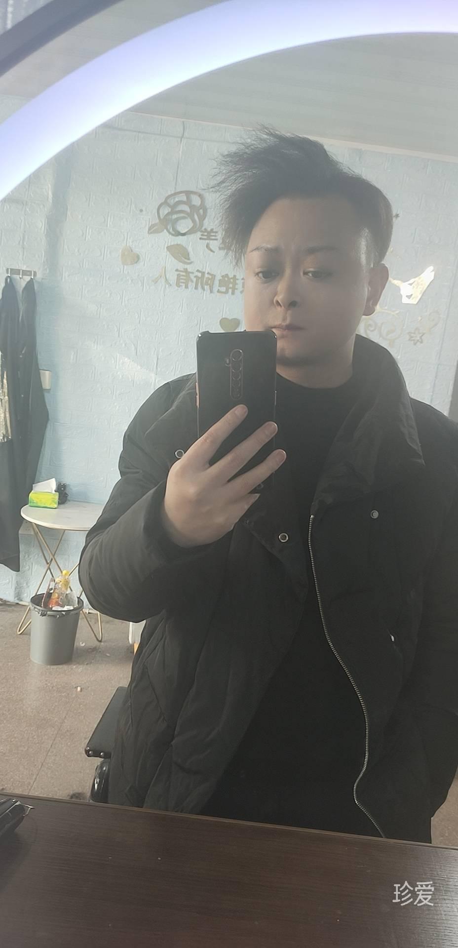 有兩個兒子的托尼