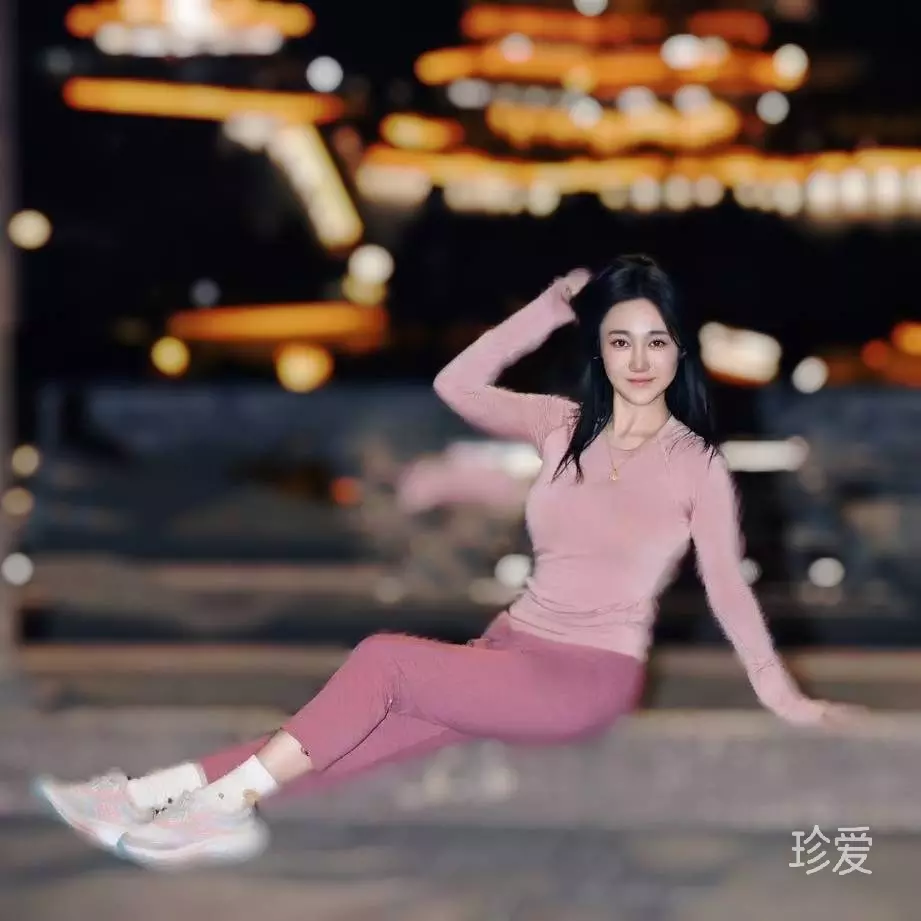 喜欢水潺潺小馋猫