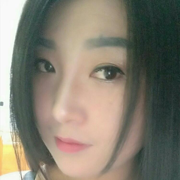 背后的女人