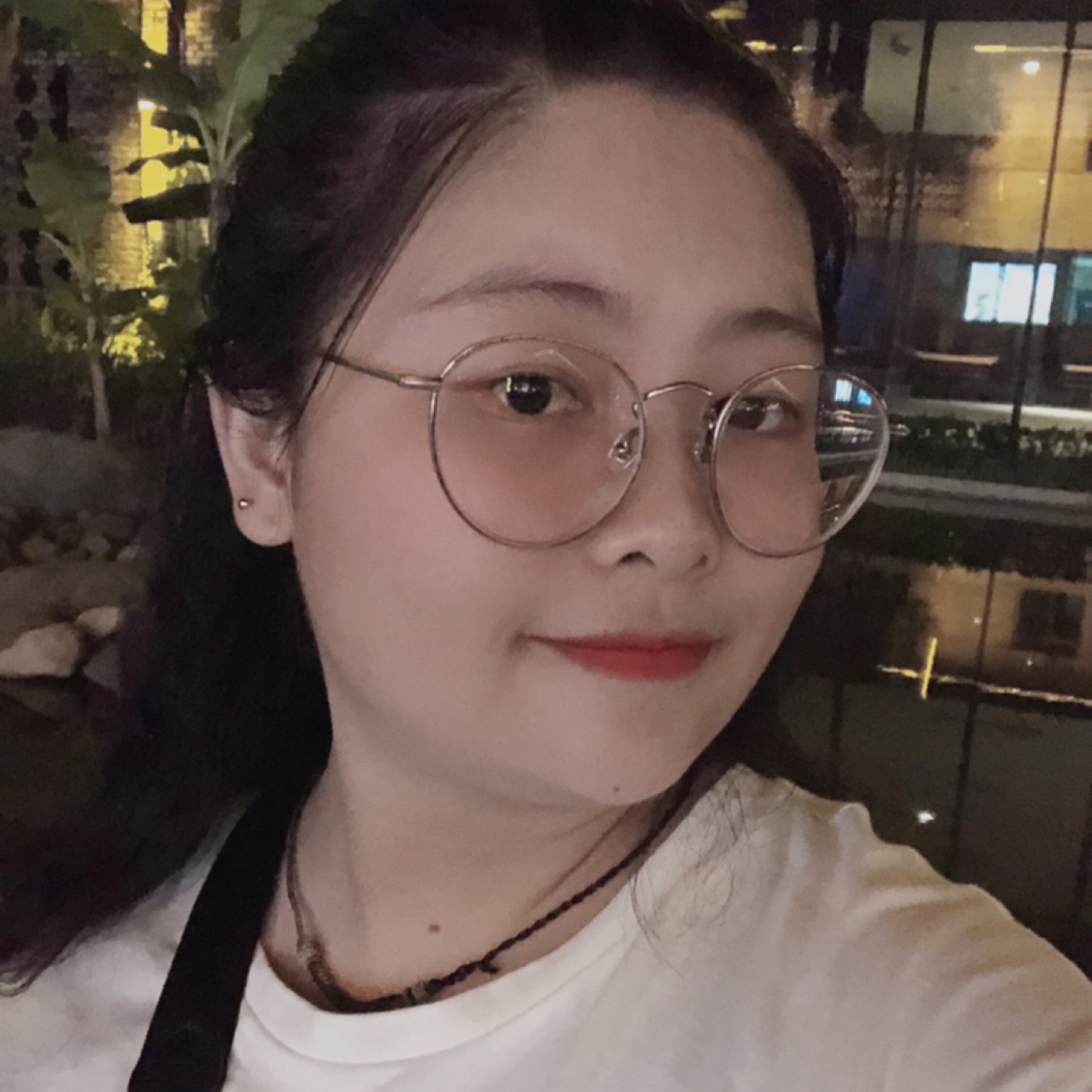 喜欢健身的胖胖女