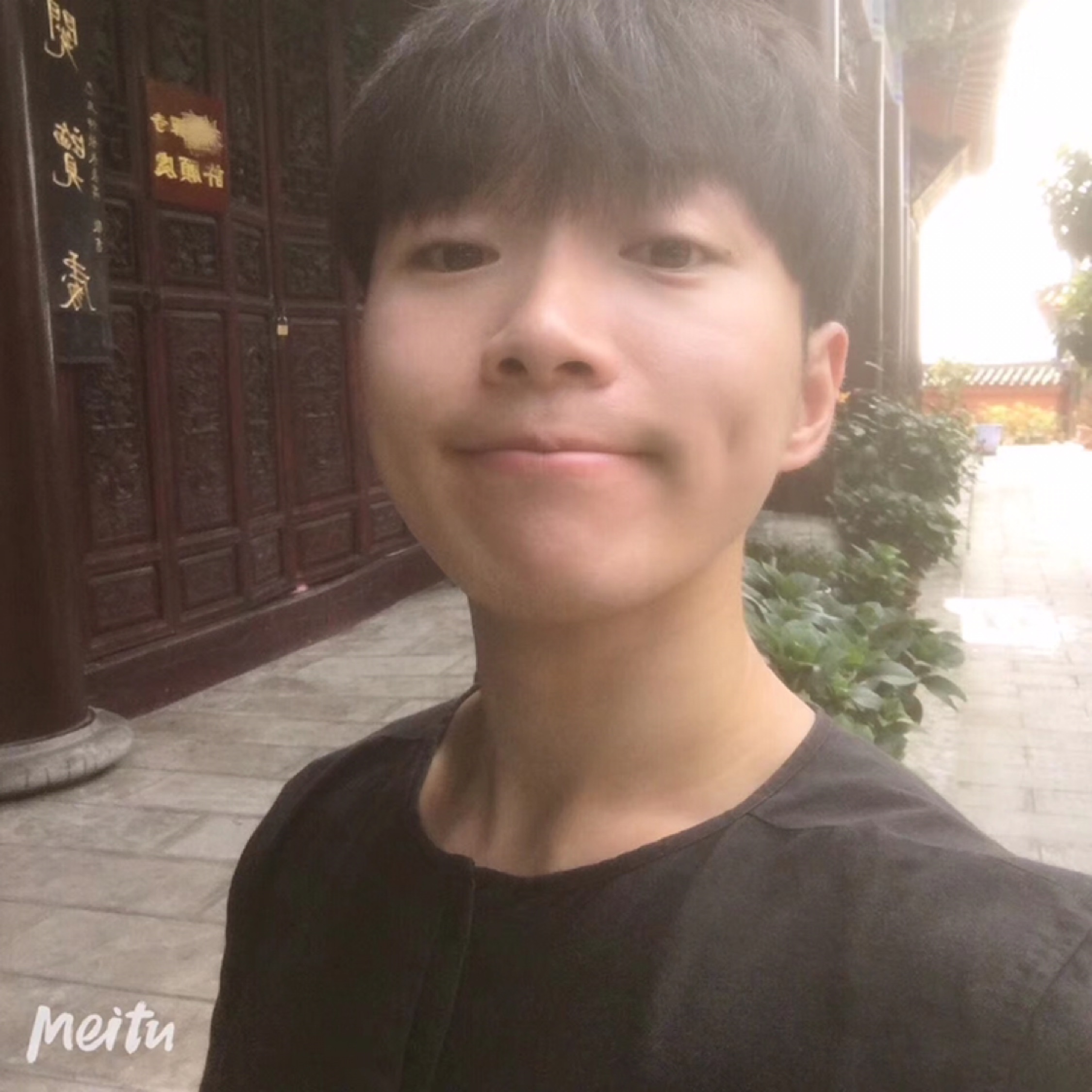 腦子是個裝飾品