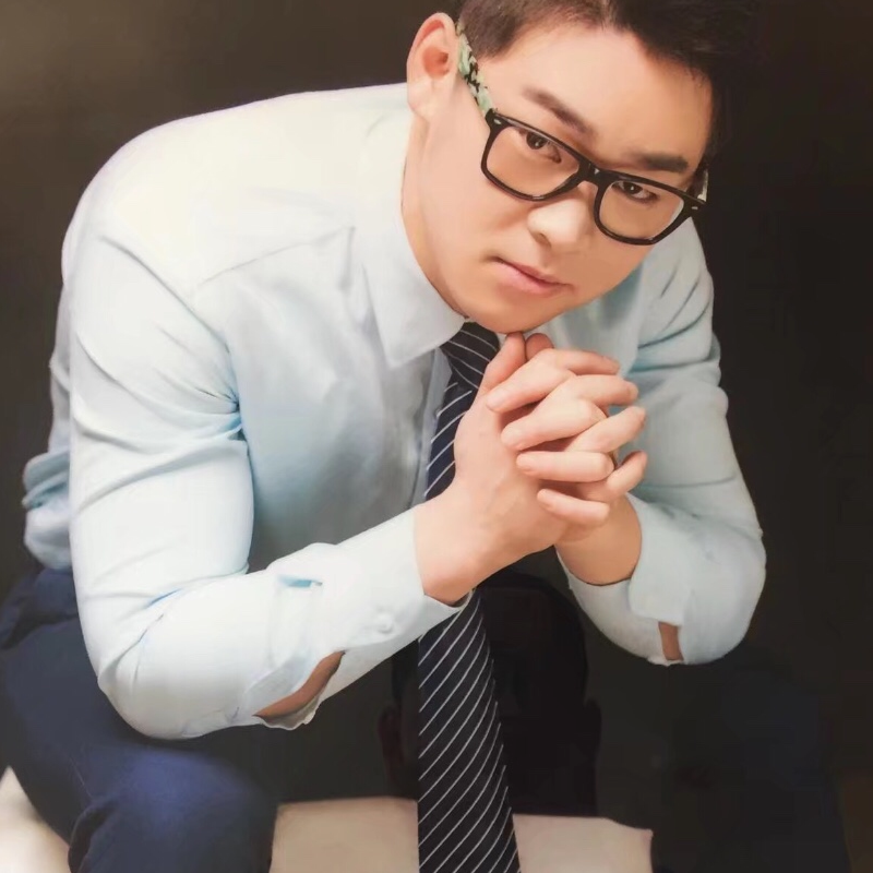 眉宇間的舉手投足