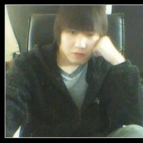 我已成年愛誰誰