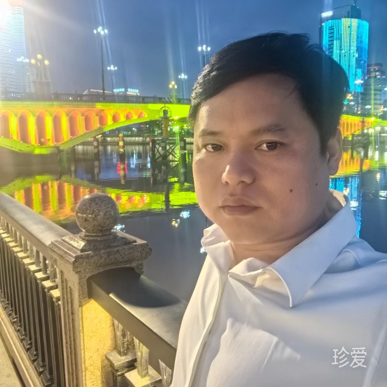 阿龙