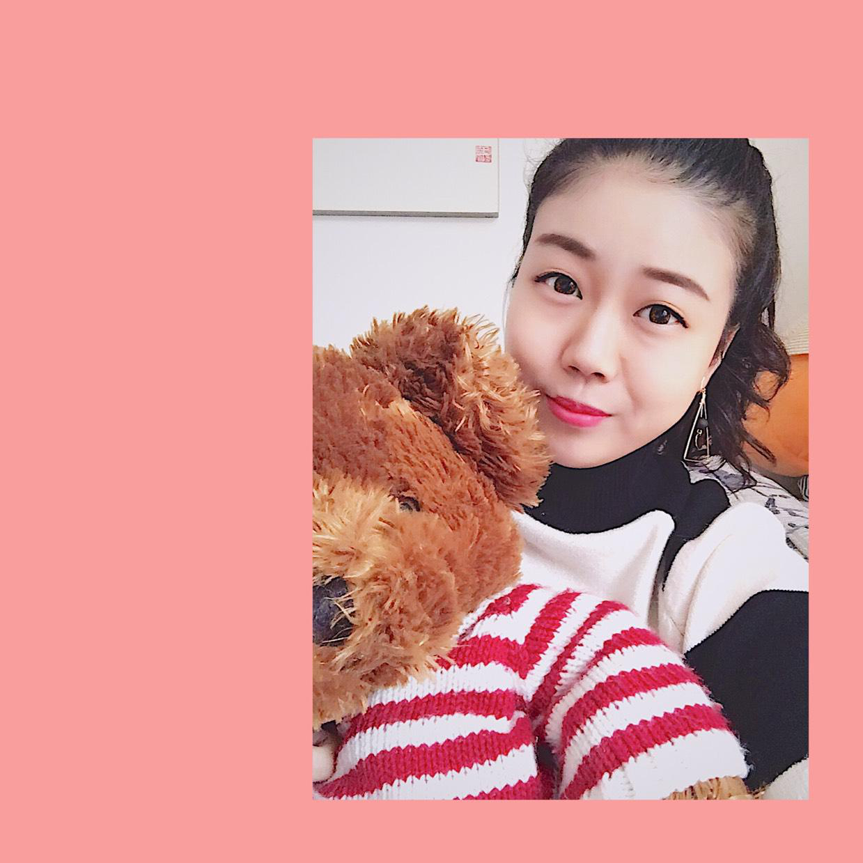 愛吃肉的小女孩