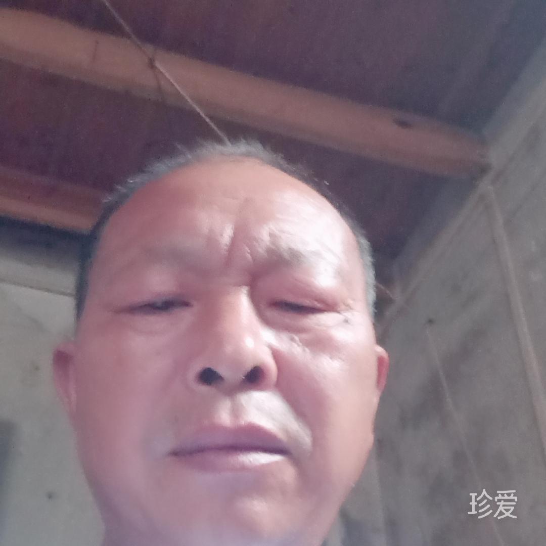 做个爱笑的大男孩