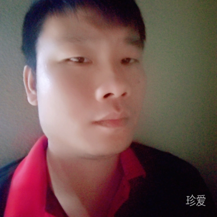 坐着拖拉机上月球