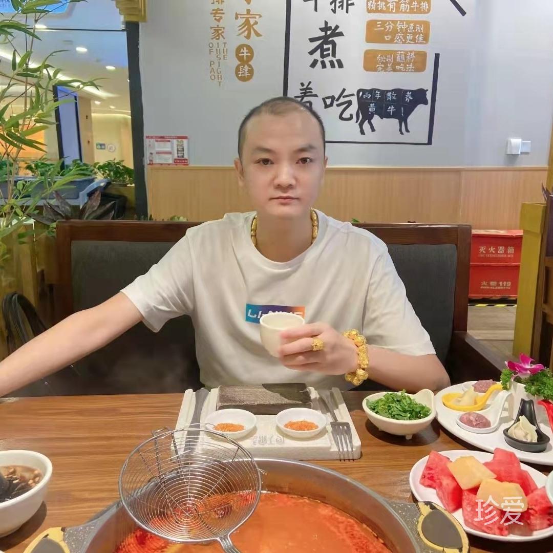 坐在雨中看日出