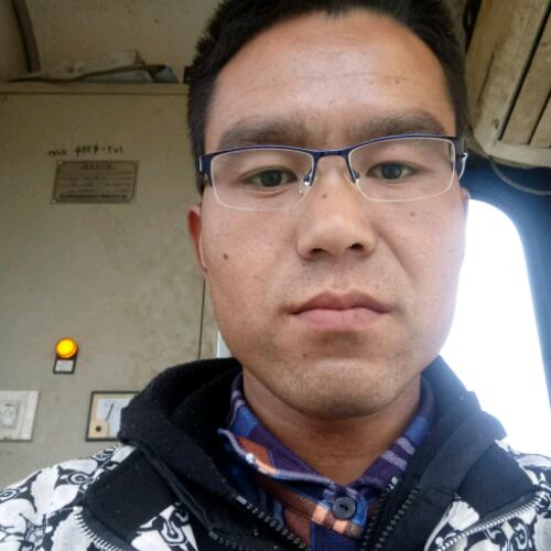 为生活奋斗的男孩