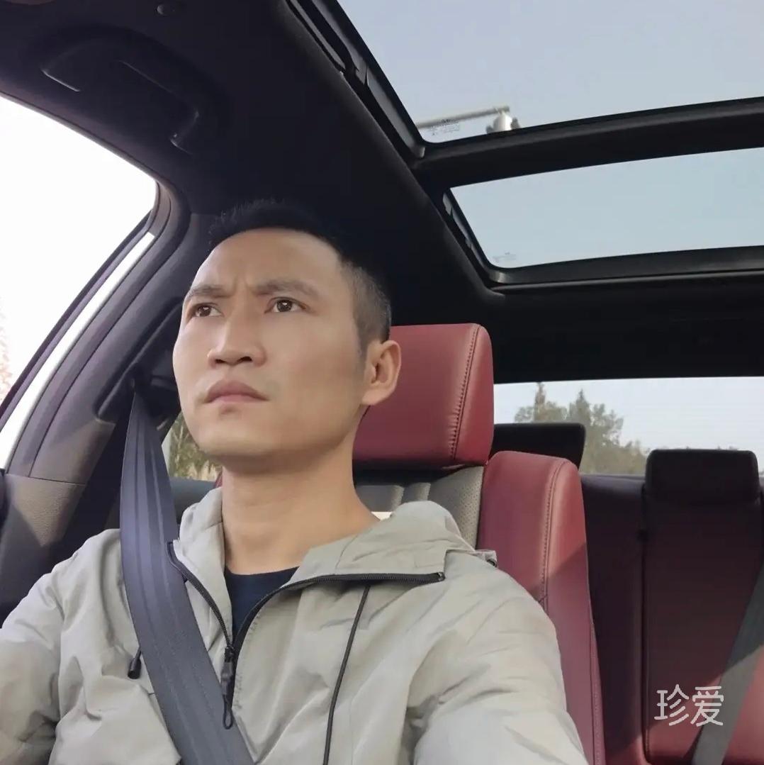 白發(fā)滄桑為紅顏