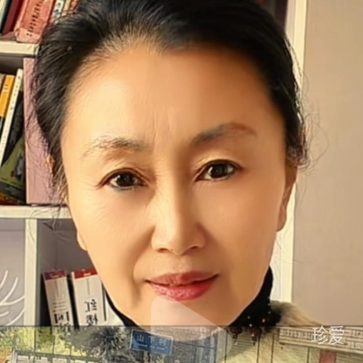 浅浅的笑