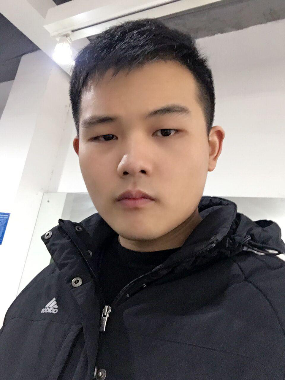 一位钟情的男人
