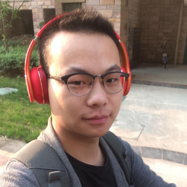 愛(ài)睡覺(jué)的貓想吃魚(yú)