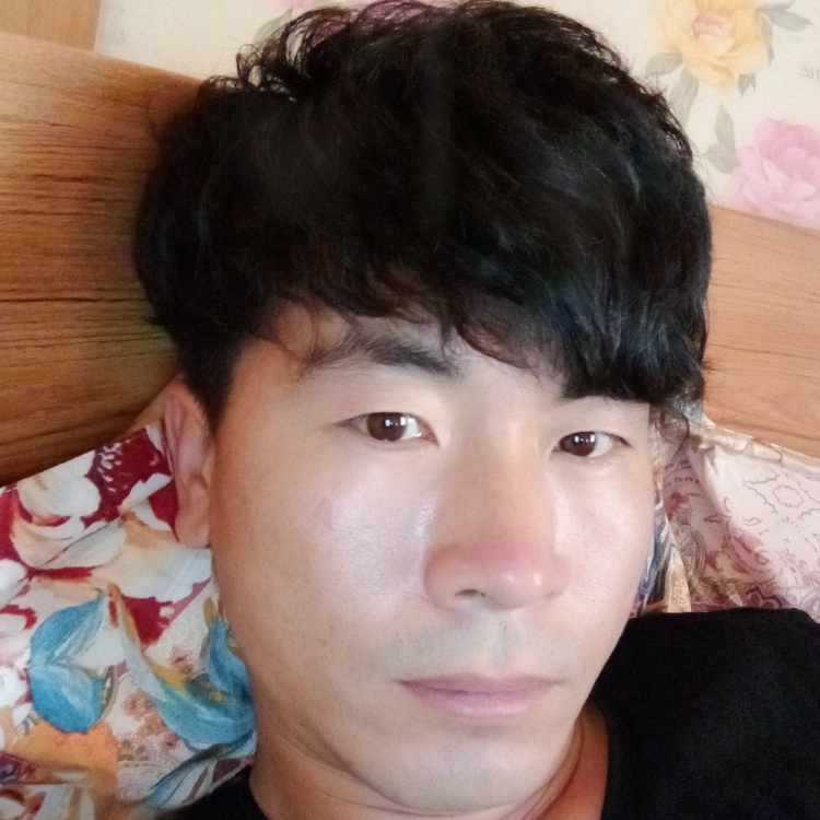 坐在云端等花開