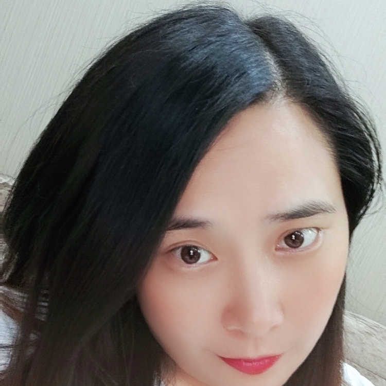 一個(gè)愛哭的娃娃