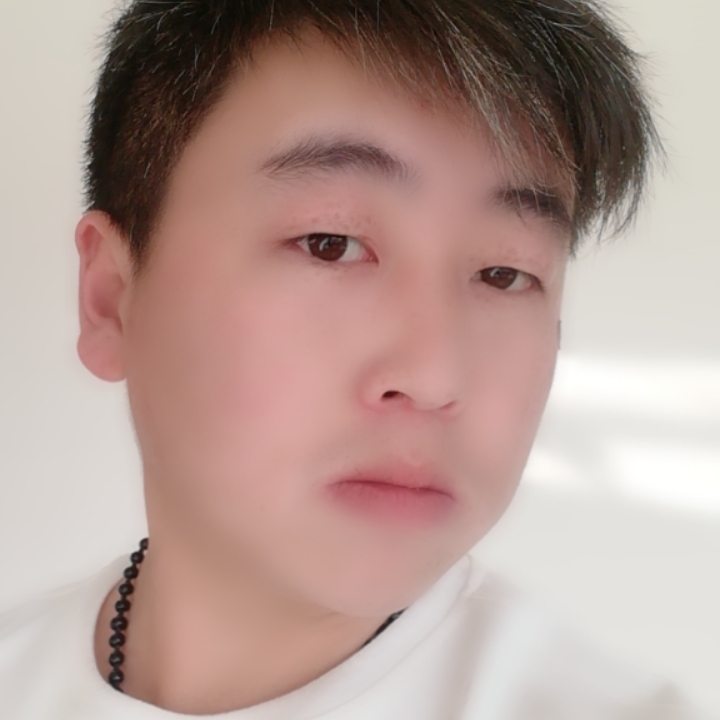 戴著耳機聽世界