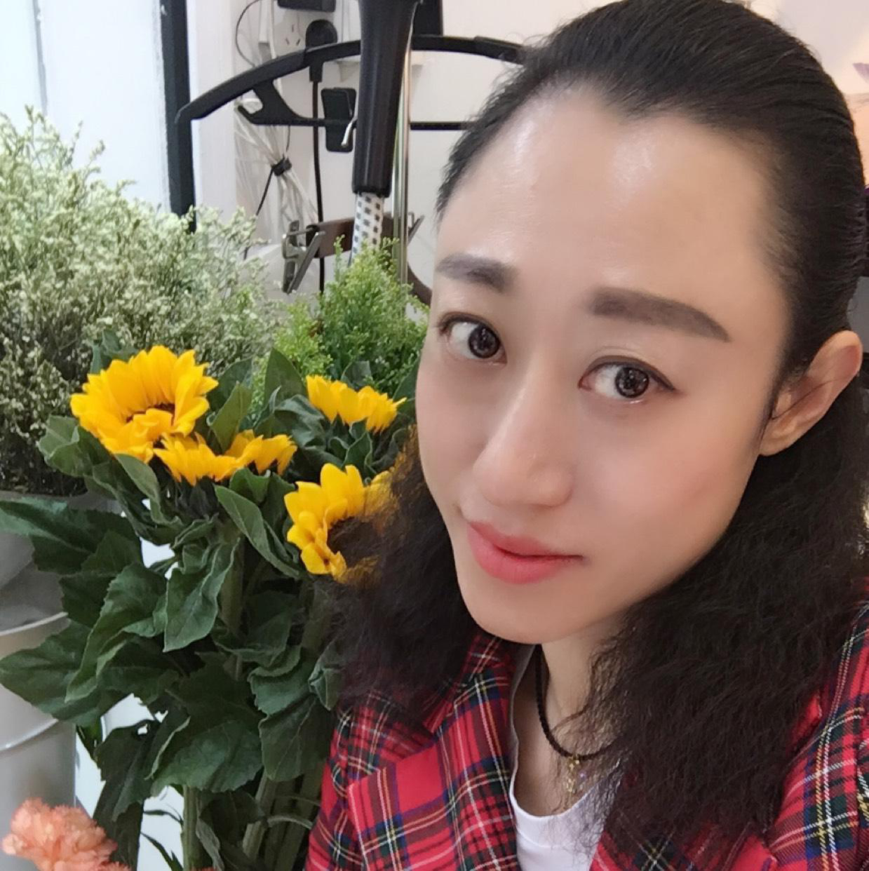 依依