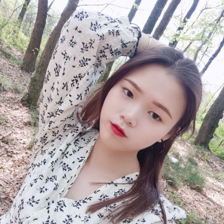 就像荒漠开出寂寞的