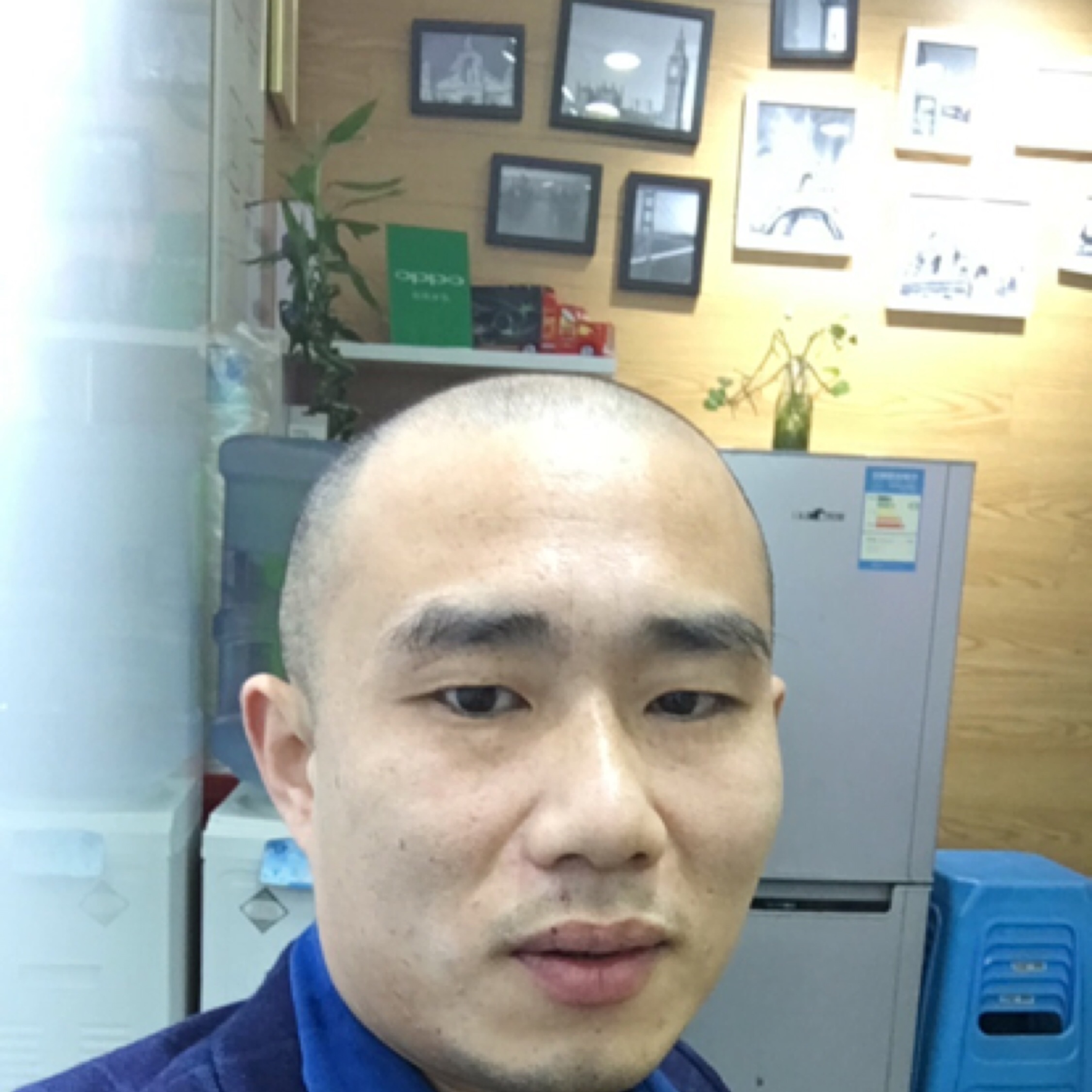 天空一樣蔚藍(lán)