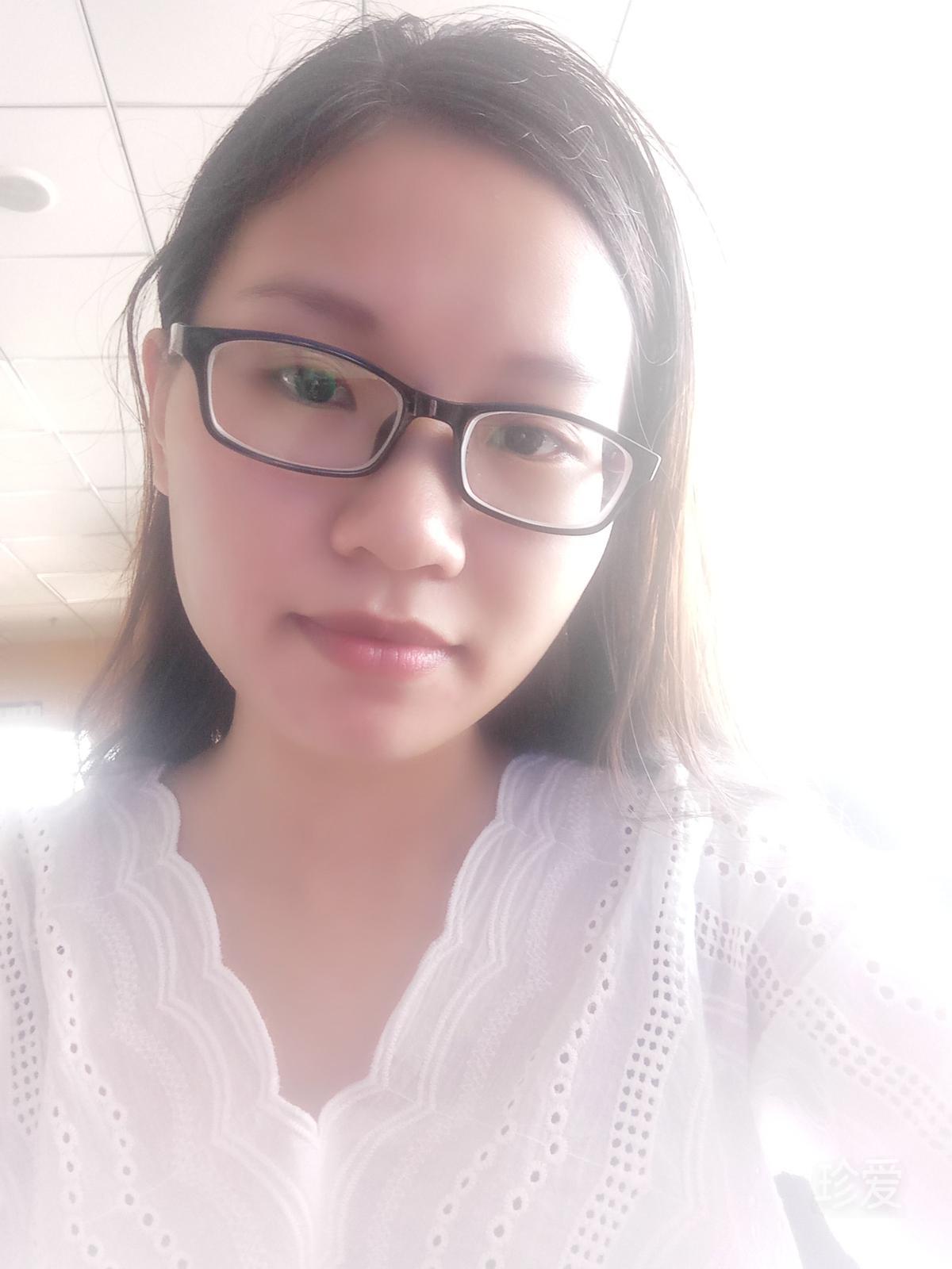 曉光照耀的花落