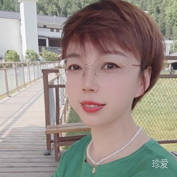 葉隨風(fēng)動(dòng)