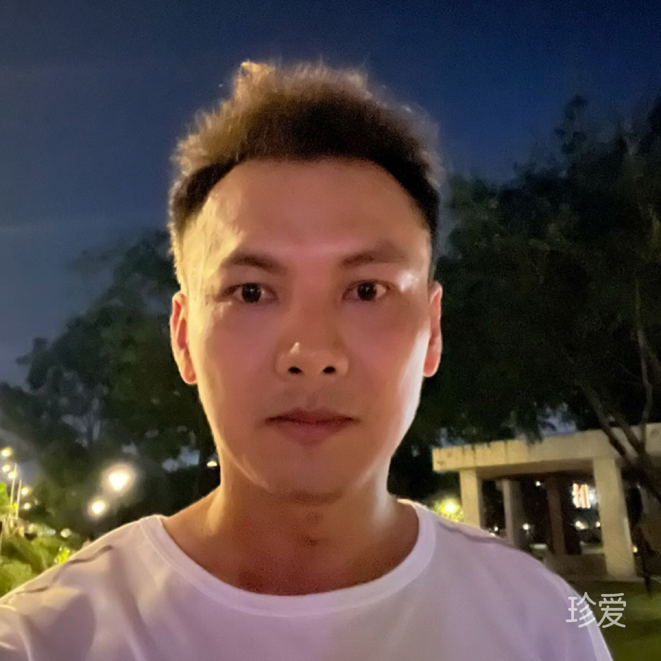 梁小江