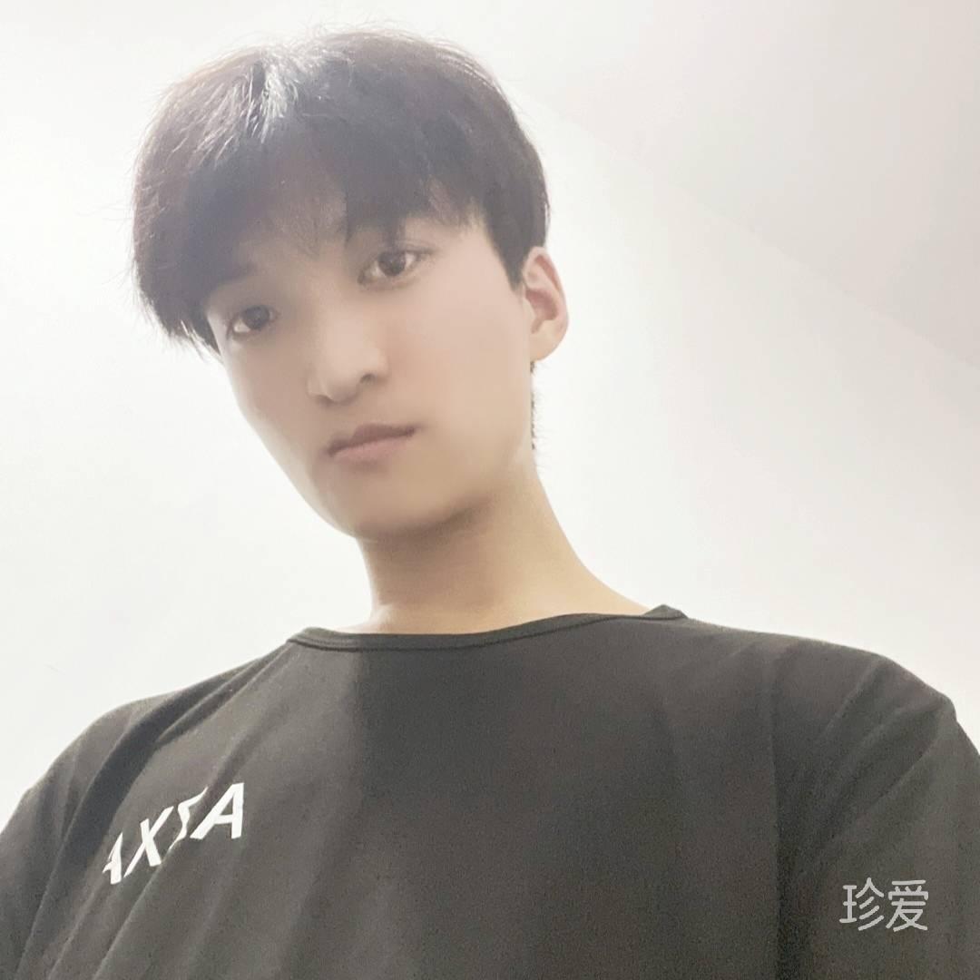 两根烟蒂