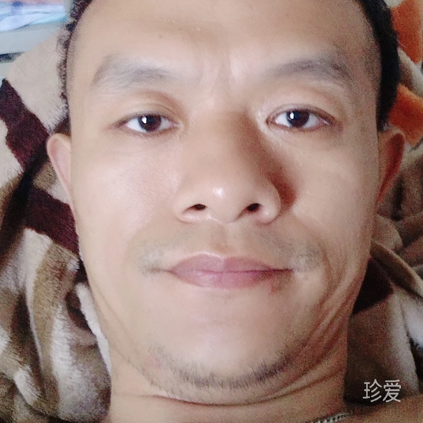 独自仰望天空