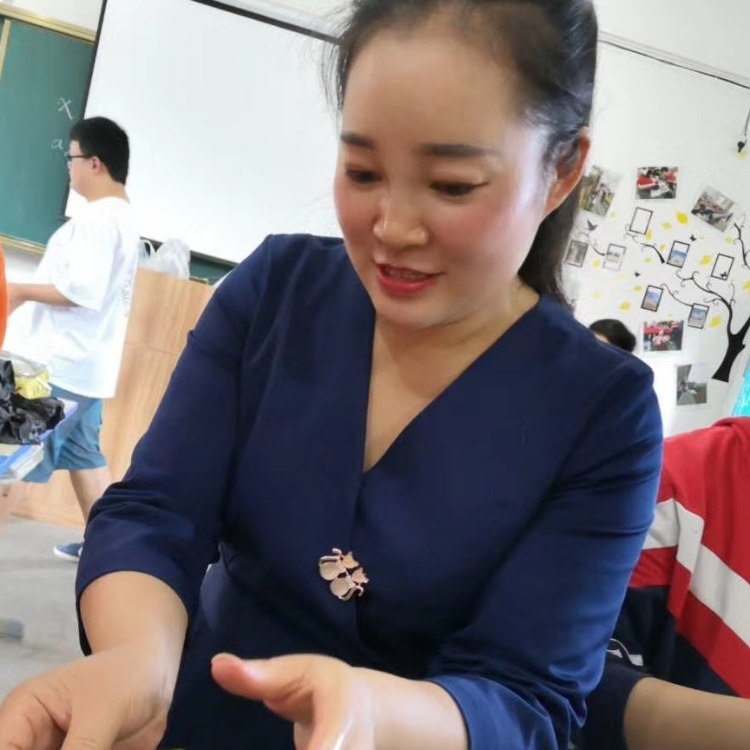 雲(yún)隨風(fēng)