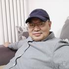 有光的丑男人