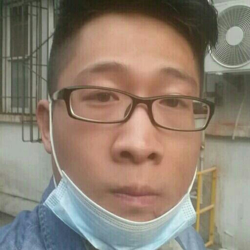 朋朋是條大狼狗