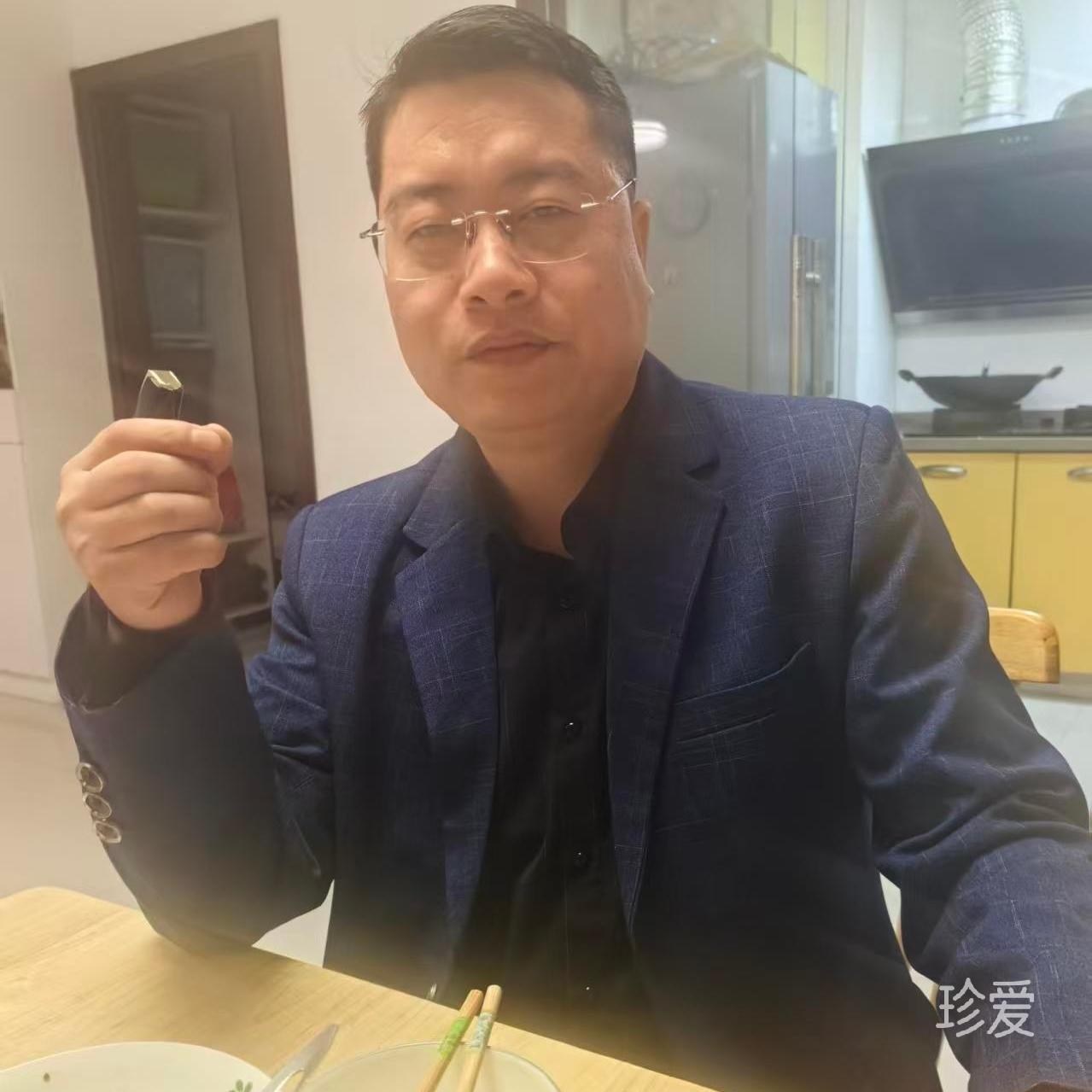 一双有温度的手