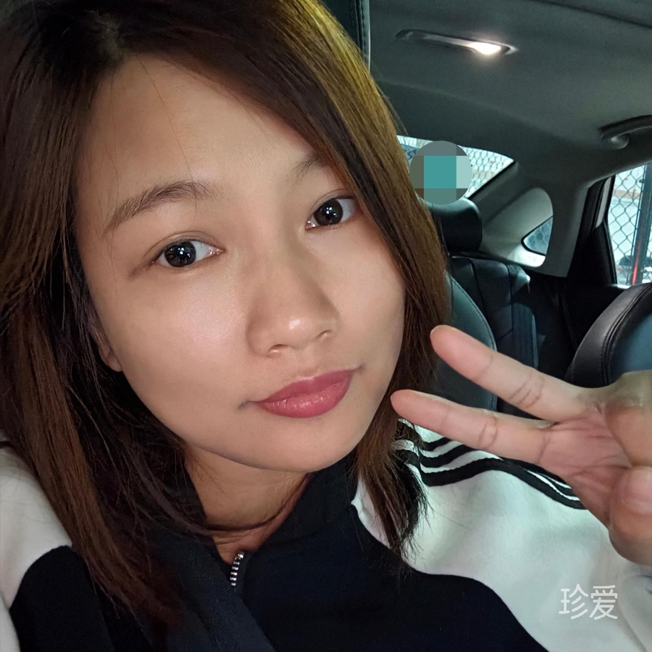 小何