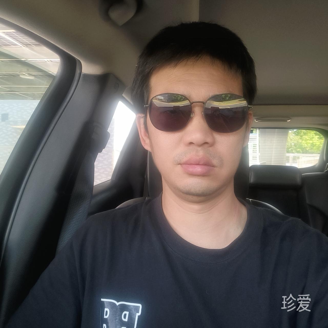 笨笨的老男人