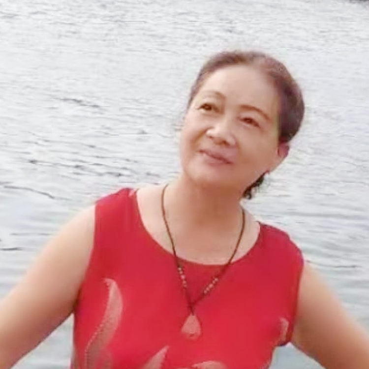 傳統純真的女人