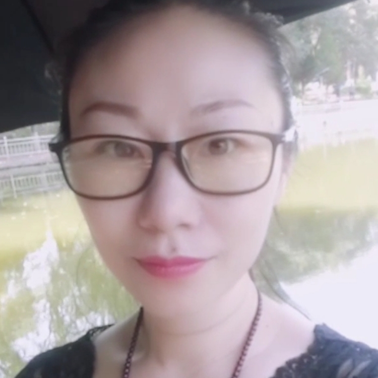 体育场内一指道